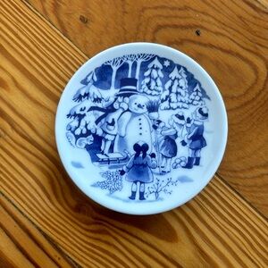 Royal Copenhagen Children's Christmas Colle plate
